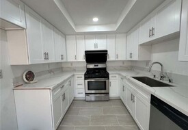 Renovated Condominium in desirable neighbordhood