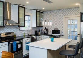 Spacious 4 bedroom Furnished unit /Room available for short / long stays close to Ottawa General Hospital Civic Campus, heart institute