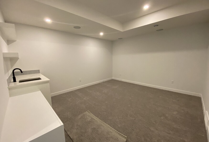 Unfurnished Calgary townhouse for rent Brand New build near University of Calgary