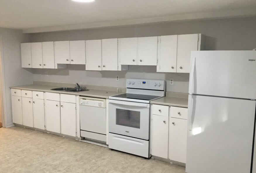 Unfurnished Clear Lake Bluejay Apartments near NOSM UniversityNorthern Ontario School of