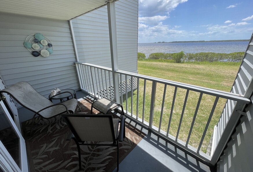 Furnished Furnished Condo in Harbour Village near Lake Erie College of