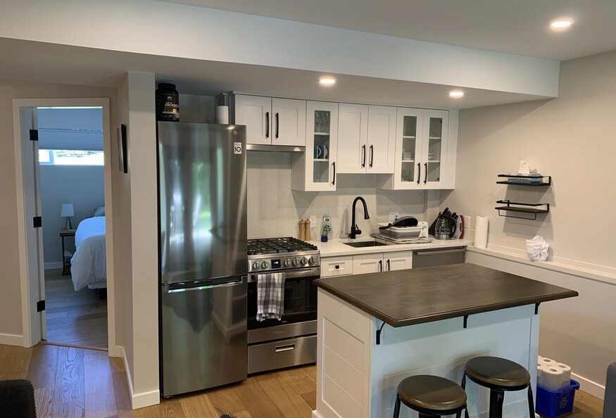 Furnished Newly renovated, fullyfurnished 2bedroom near the ocean