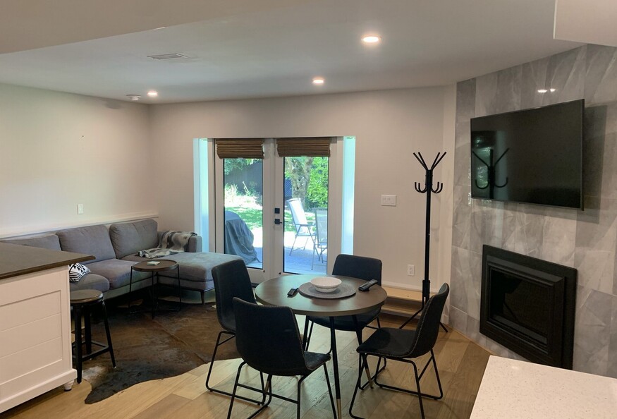 Furnished Newly renovated, fullyfurnished 2bedroom near the ocean