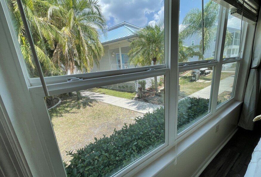 Furnished Furnished Condo in Harbour Village near Lake Erie College of