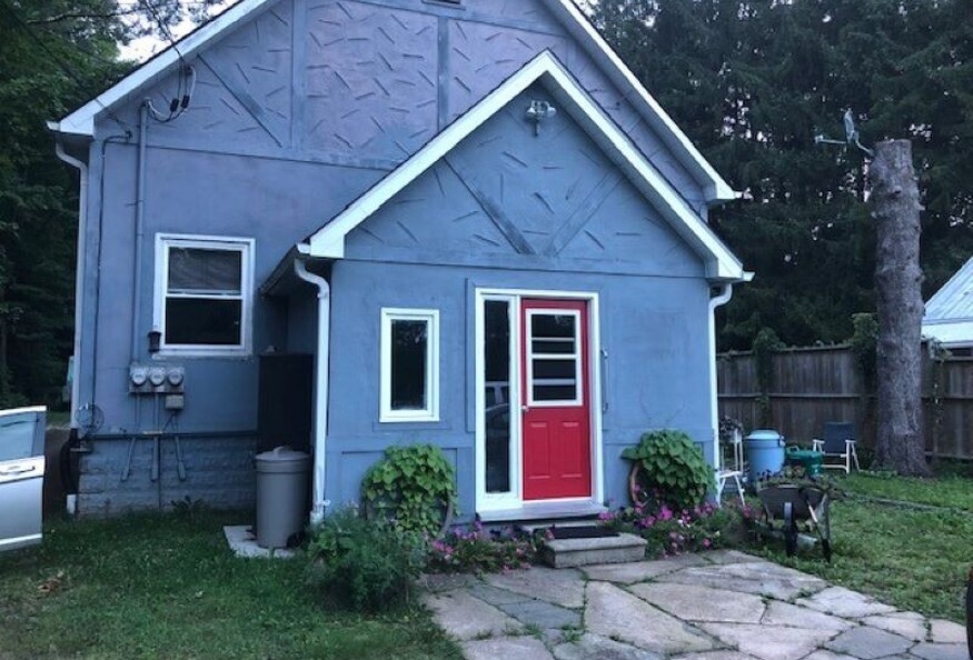 Unfurnished 1 bedroom apartment available Aug 15th. near NOSM UniversityNorthern Ontario School