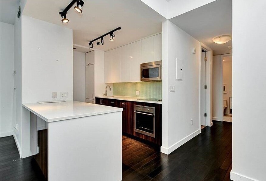 Unfurnished Soho Parkway One Bedroom Condo Available July 01, 2023