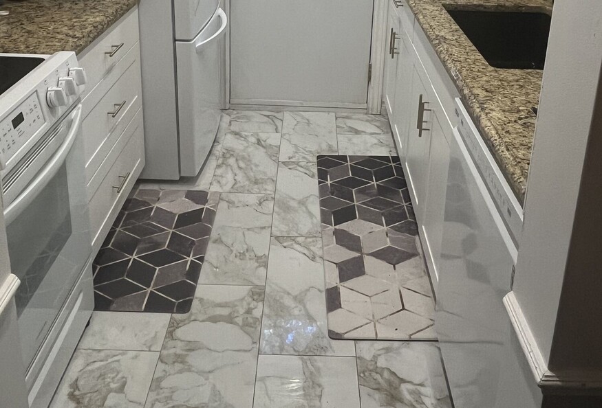 Furnished 3 bedroom fully renovated townhouse WALKING DISTANCE to