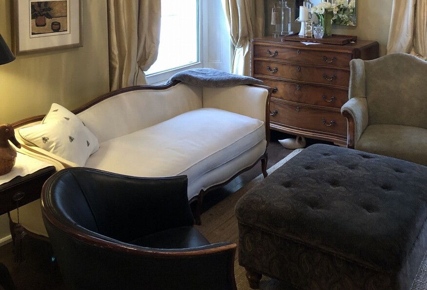 Furnished Fully furnished luxury apartment in Historic building in Hamilton near McMaster