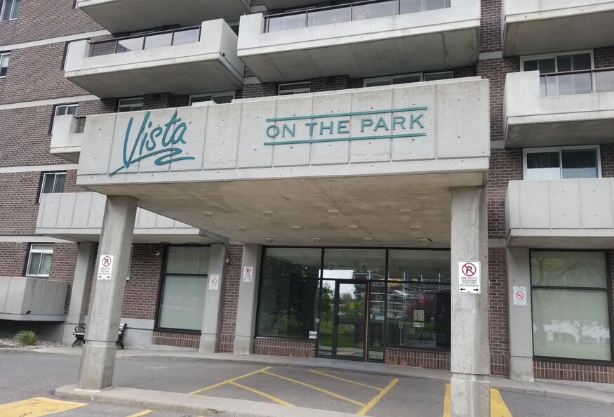 Unfurnished Vista on the Park, Alta Vista, Ottawa Large 10th floor