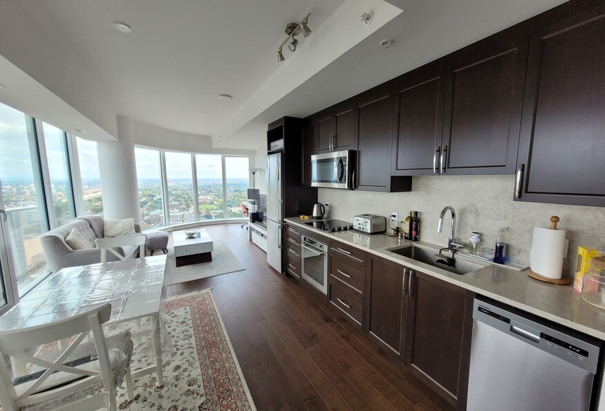 Furnished Ottawa, Fully Furnished 1bd Condo near University of Ottawa