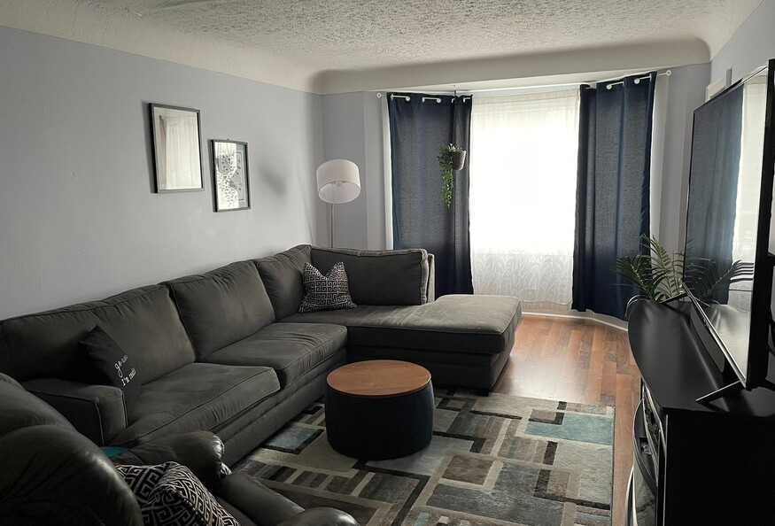 Unfurnished 4 bedroom house for rent April 1st 2024 near McMaster